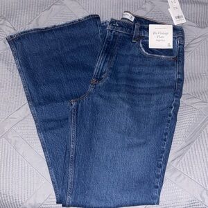 NWT A&F The Vintage Flare High Rise Jeans, 30R